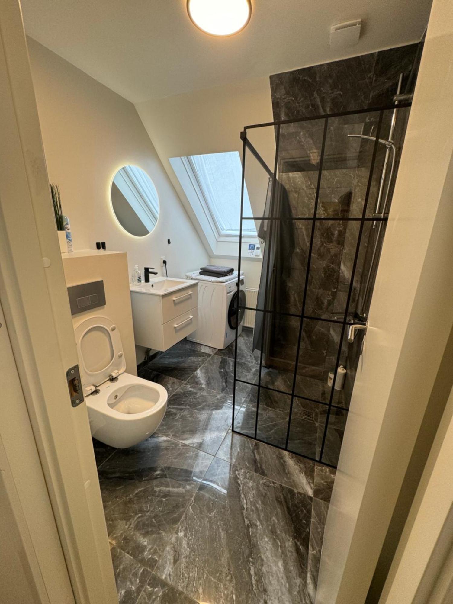 The Nightingale - Top-equipped House In - Free Parking Lejlighed Odense